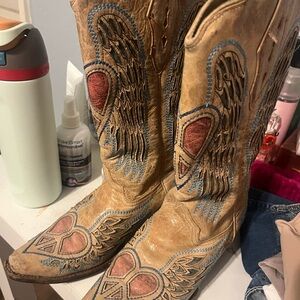 Corral heart peace with wings boots
